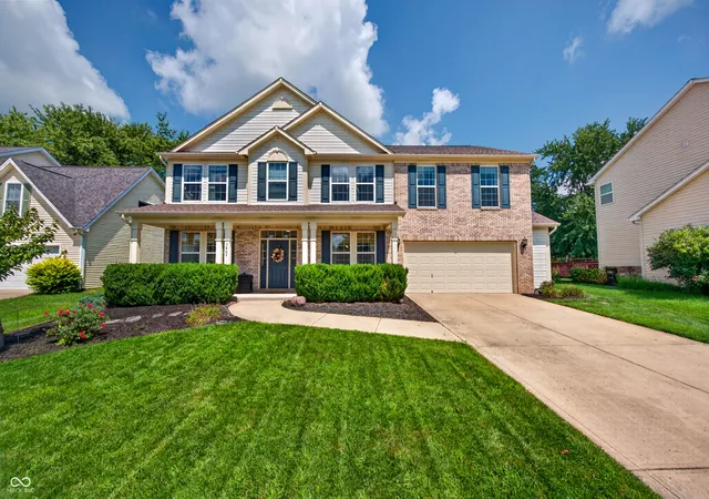 Photo 3 of Single family home for sale at 3864 Jonathan, Columbus, IN 47201 | MLS# 22122224 | Listing updated on 2026-09-30