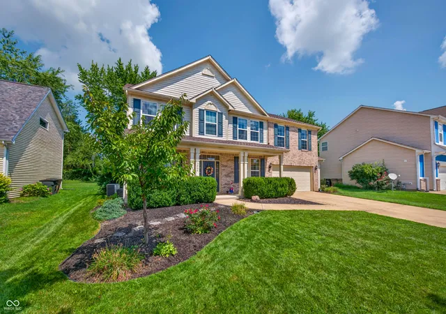 Photo 4 of Single family home for sale at 3864 Jonathan, Columbus, IN 47201 | MLS# 22122224 | Listing updated on 2026-09-30