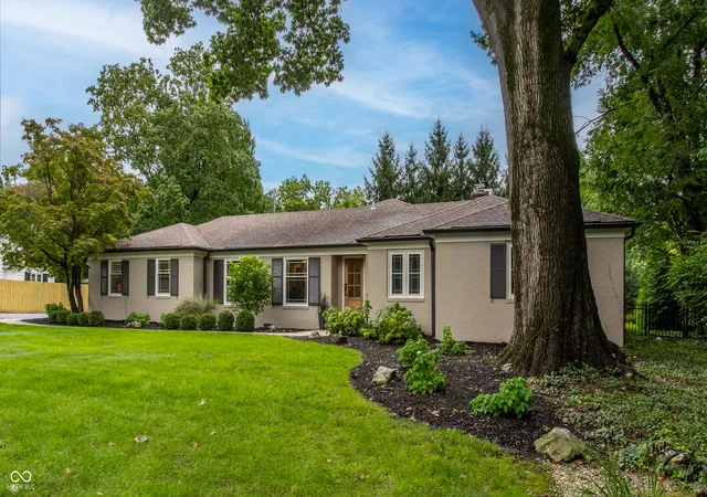 Photo 3 of Sale Pending at 177 Pennridge Dr, Indianapolis, IN 46240 | MLS# 22122231 | Listing updated on 2026-08-31