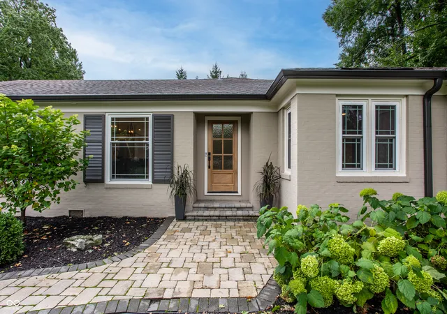 Photo 3 of Sale Pending at 177 Pennridge Dr, Indianapolis, IN 46240 | MLS# 22122231 | Listing updated on 2026-08-31