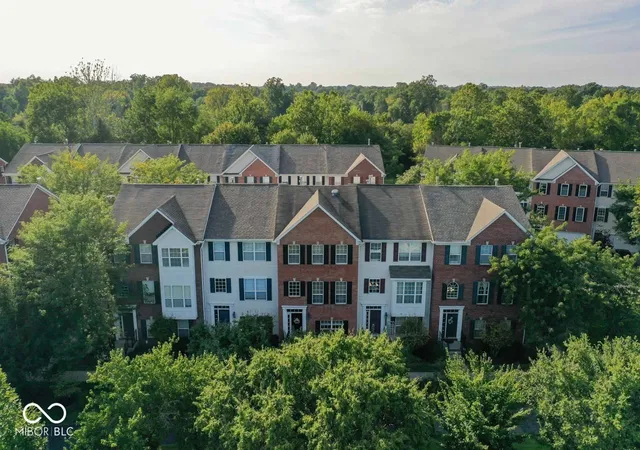 Photo 4 of Townhouse for sale at 11897 Esty Wy, Carmel, IN 46033 | MLS# 22122235 | Listing updated on 2026-09-21