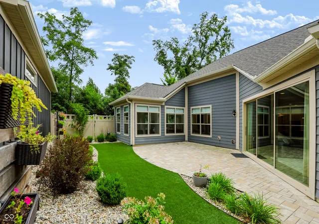 Photo 3 of Single family home for sale at 14009 Rowling Pl, Carmel, IN 46033 | MLS# 22122243 | Listing updated on 2026-10-06