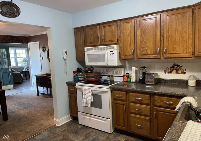 Photo 4 of Single family home for sale at 118 Granby Dr, Cumberland, IN 46229 | MLS# 22122249 | Listing updated on 2026-09-24