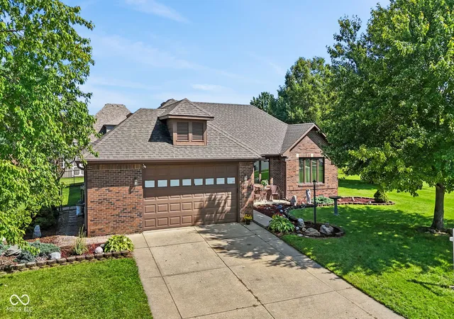 Photo 1 of Single family home for sale at 1360 Kanterbury Ln, Mooresville, IN 46158 | MLS# 22122251 | Listing updated on 2026-10-03