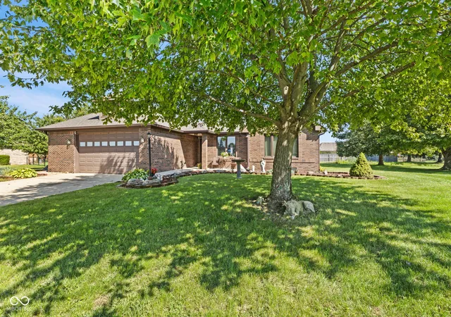 Photo 3 of Single family home for sale at 1360 Kanterbury Ln, Mooresville, IN 46158 | MLS# 22122251 | Listing updated on 2026-10-03