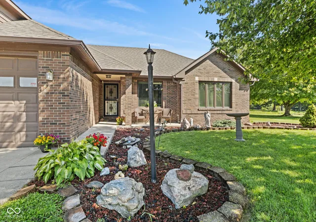 Photo 4 of Single family home for sale at 1360 Kanterbury Ln, Mooresville, IN 46158 | MLS# 22122251 | Listing updated on 2026-10-03