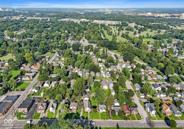 Photo 3 of Single family home for sale at 2528 Madison Ave, Indianapolis, IN 46225 | MLS# 22122257 | Listing updated on 2026-10-14