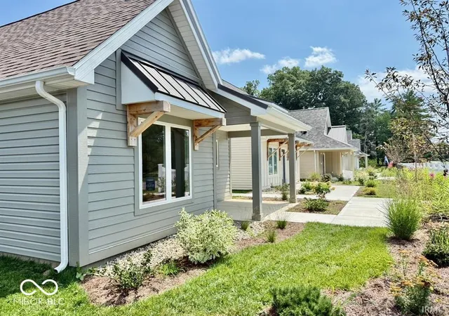 Photo 4 of Townhouse for sale at 1590 W North St, Muncie, IN 47304 | MLS# 22122268 | Listing updated on 2026-08-26