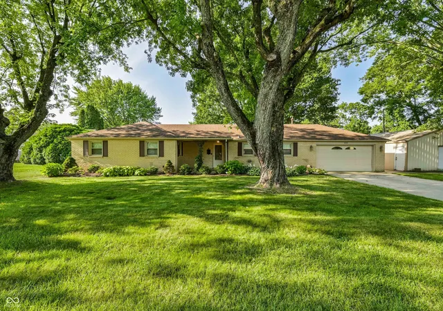 Photo 1 of Sale Pending at 4433 Linden Ln, Anderson, IN 46011 | MLS# 22122270 | Listing updated on 2026-09-28