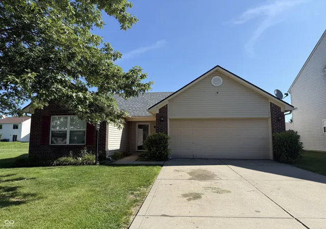 Photo 1 of Single family home for sale at 8113 Maple Stream Ln, Indianapolis, IN 46217 | MLS# 22122297 | Listing updated on 2026-08-25
