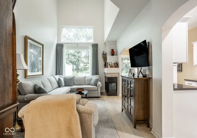 Photo 3 of Townhouse for sale at 9545 Longwell Dr, Indianapolis, IN 46240 | MLS# 22122318 | Listing updated on 2026-09-23
