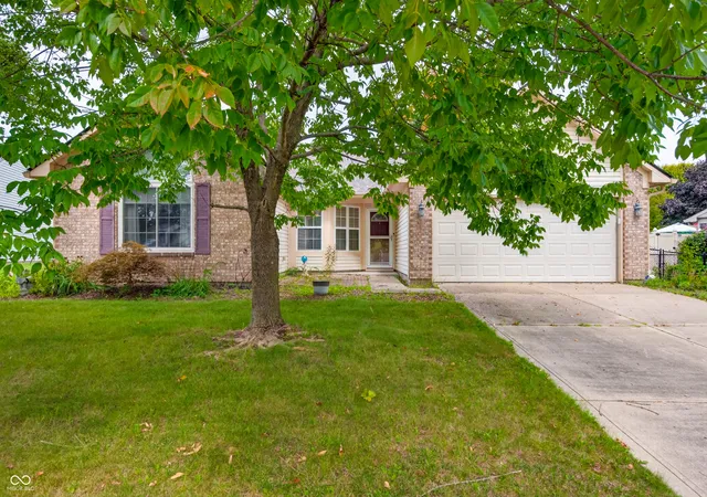 Photo 1 of Sale Pending at 1240 Matthews Ct, Franklin, IN 46131 | MLS# 22122321 | Listing updated on 2026-09-01