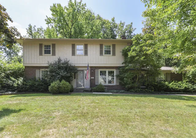 Photo 1 of Sale Pending at 411 Narcissus Dr, Indianapolis, IN 46227 | MLS# 22122323 | Listing updated on 2026-10-02