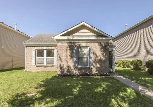Photo 3 of Single family home for sale at 2316 Bristol Dr, Franklin, IN 46131 | MLS# 22122331 | Listing updated on 2026-08-25