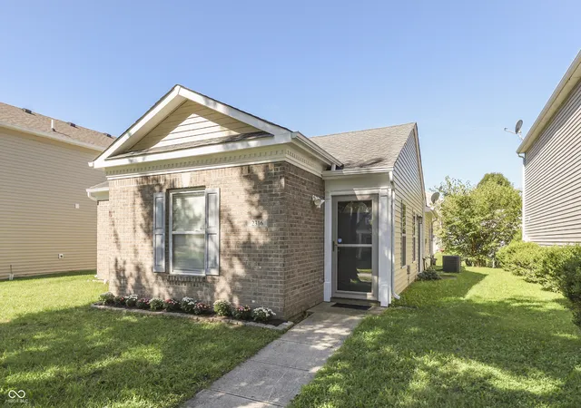 Photo 4 of Single family home for sale at 2316 Bristol Dr, Franklin, IN 46131 | MLS# 22122331 | Listing updated on 2026-09-27