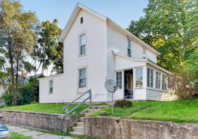 Photo 1 of Multi family home for sale at 520 Ruddle Ave, Anderson, IN 46012 | MLS# 22122337 | Listing updated on 2026-10-07