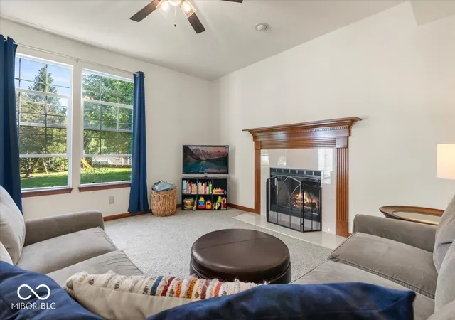 Photo 4 of Sale Pending at 5 Statesman Ct, Brownsburg, IN 46112 | MLS# 22122339 | Listing updated on 2026-09-22