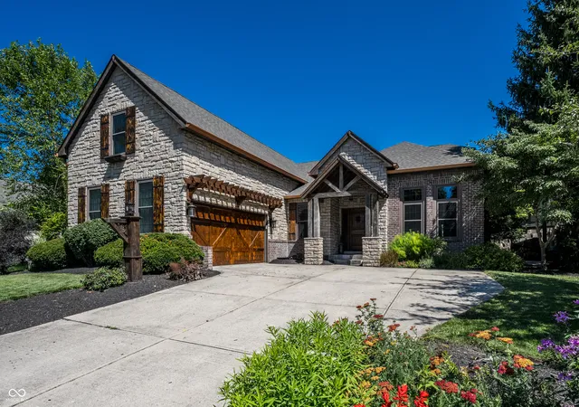 Photo 2 of Sale Pending at 15058 Newburyport Dr, Fishers, IN 46040 | MLS# 22122368 | Listing updated on 2026-09-28