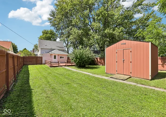 Photo 2 of Single family home for sale at 805 S 17th St, Elwood, IN 46036 | MLS# 22122377 | Listing updated on 2026-08-26