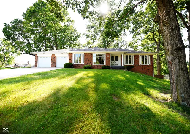 Photo 1 of Sale Pending at 509 Oak Boulevard West Dr, Greenfield, IN 46140 | MLS# 22122388 | Listing updated on 2026-10-27