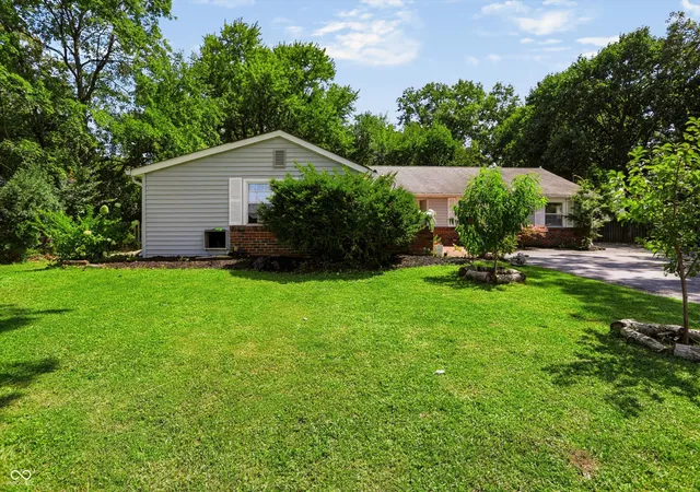 Photo 3 of Single family home for sale at 7105 Hague Rd, Indianapolis, IN 46256 | MLS# 22122401 | Listing updated on 2026-10-02