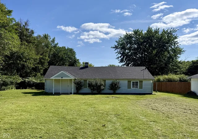 Single family home for sale at 433 E 54Th St, Anderson, IN 46013 | MLS# 22122422