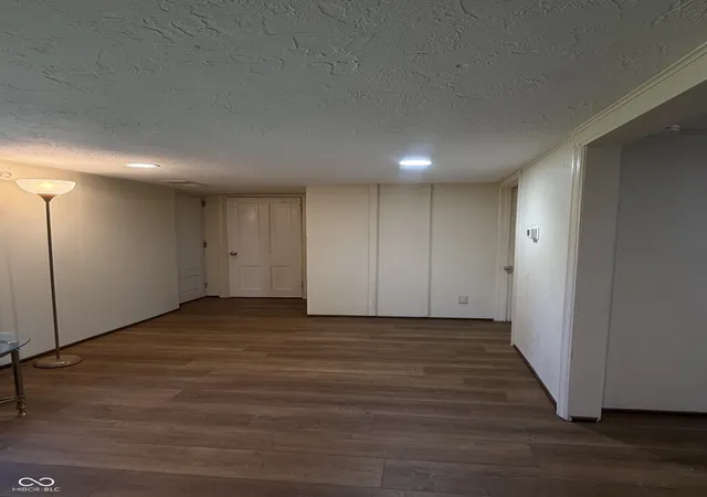 Photo 2 of Single family home for sale at 433 E 54Th St, Anderson, IN 46013 | MLS# 22122422 | Listing updated on 2026-10-01