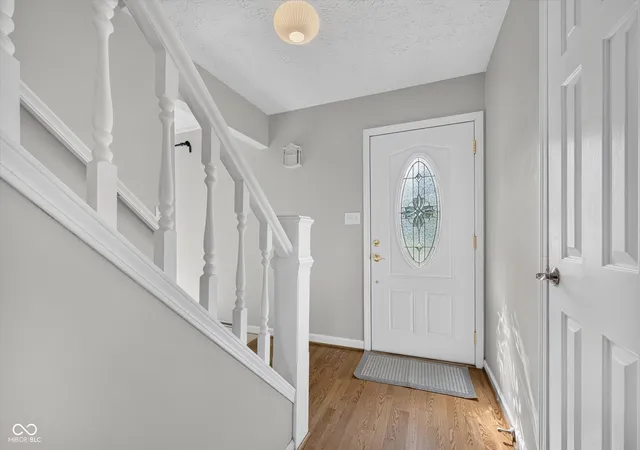 Photo 3 of Sale Pending at 560 S Harbour Dr, Noblesville, IN 46062 | MLS# 22122427 | Listing updated on 2026-09-28