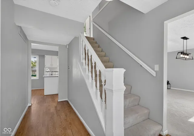 Photo 4 of Sale Pending at 560 S Harbour Dr, Noblesville, IN 46062 | MLS# 22122427 | Listing updated on 2026-09-28
