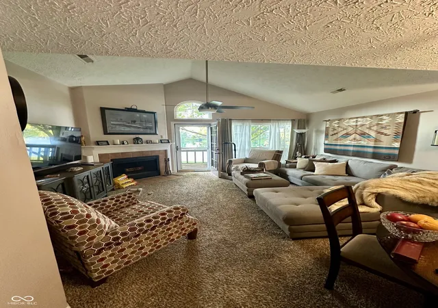Photo 2 of Sale Pending at 7254 Harbour, Indianapolis, IN 46240 | MLS# 22122434 | Listing updated on 2026-08-28