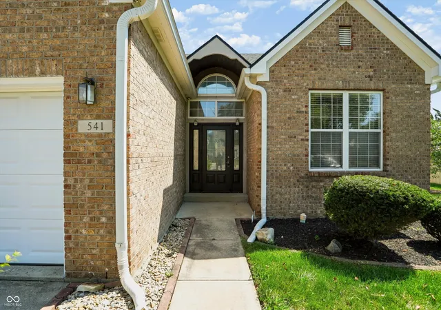 Photo 3 of Single family home for sale at 541 Ironridge Ct, Indianapolis, IN 46239 | MLS# 22122437 | Listing updated on 2026-09-22