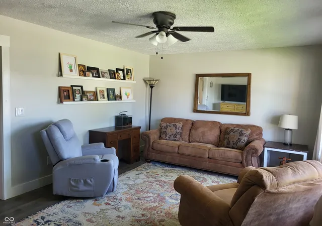 Photo 4 of Sale Pending at 408 W 3Rd St, Lizton, IN 46149 | MLS# 22122446 | Listing updated on 2026-09-23