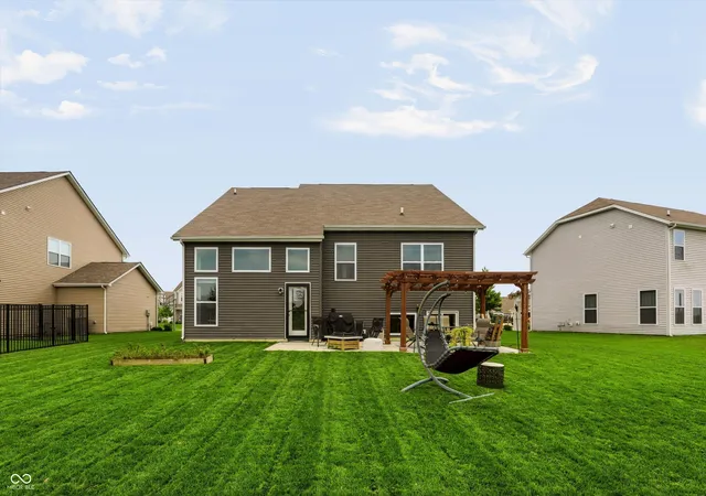 Photo 3 of Sale Pending at 20 Mandon Ct, Cicero, IN 46034 | MLS# 22122449 | Listing updated on 2026-08-29