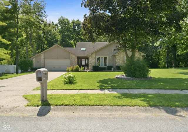 Photo 2 of Single family home for sale at 9225 Log Run Dr S, Indianapolis, IN 46234 | MLS# 22122454 | Listing updated on 2026-09-17