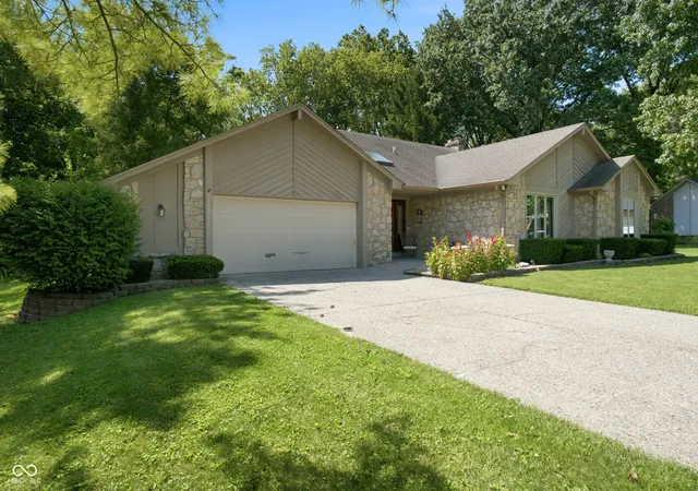 Photo 3 of Single family home for sale at 9225 Log Run Dr S, Indianapolis, IN 46234 | MLS# 22122454 | Listing updated on 2026-09-17
