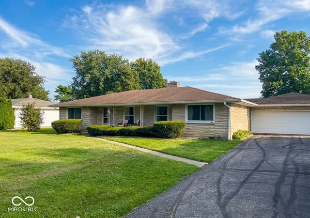 Single family home for sale at 739 W Gossett Rd, Frankfort, IN 46041 | MLS# 22122472