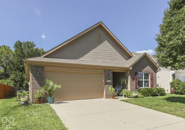 Photo 1 of Single family home for sale at 3552 Miesha Dr, Indianapolis, IN 46217 | MLS# 22122488 | Listing updated on 2026-10-16