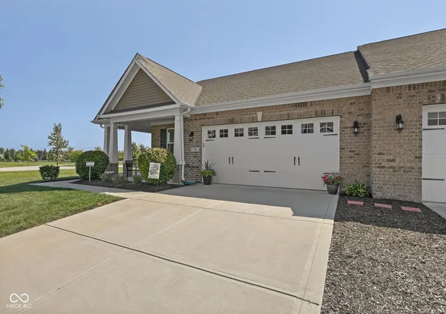 Photo 2 of Condo for sale at 96 Darrough Dr, Greenwood, IN 46143 | MLS# 22122496 | Listing updated on 2026-09-19