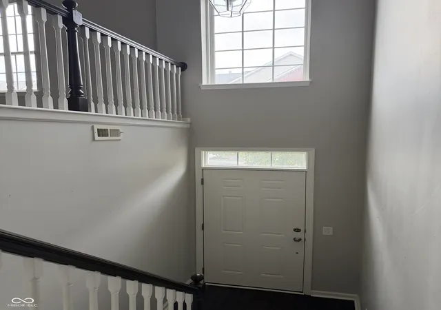 Photo 2 of Townhouse for sale at 9461 Tanhurst Dr, Indianapolis, IN 46250 | MLS# 22122504 | Listing updated on 2026-08-27
