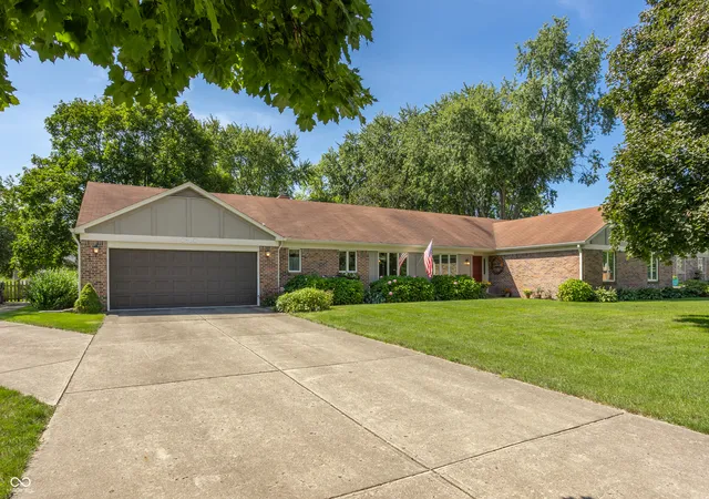 Photo 1 of Sale Pending at 1811 Mimosa Ln, Anderson, IN 46011 | MLS# 22122518 | Listing updated on 2026-10-01