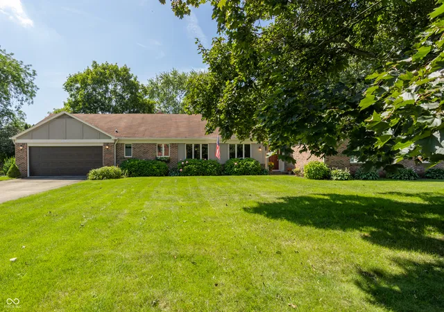 Photo 2 of Sale Pending at 1811 Mimosa Ln, Anderson, IN 46011 | MLS# 22122518 | Listing updated on 2026-10-01