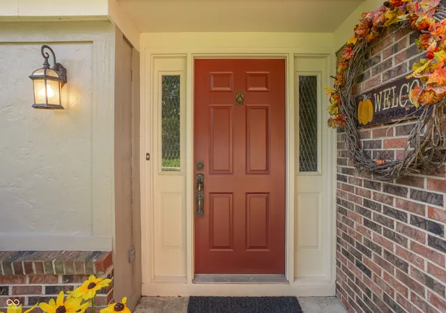 Photo 4 of Sale Pending at 1811 Mimosa Ln, Anderson, IN 46011 | MLS# 22122518 | Listing updated on 2026-10-01
