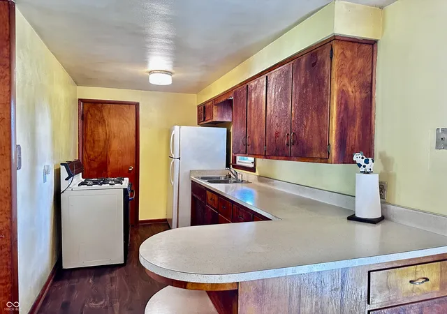 Photo 3 of Sale Pending at 5317 Linda Ln, Anderson, IN 46011 | MLS# 22122534 | Listing updated on 2026-10-08