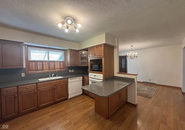 Photo 2 of Single family home for sale at 1865 Cicero Rd, Noblesville, IN 46060 | MLS# 22122537 | Listing updated on 2026-09-30