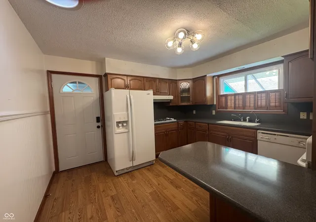 Photo 3 of Single family home for sale at 1865 Cicero Rd, Noblesville, IN 46060 | MLS# 22122537 | Listing updated on 2026-09-30