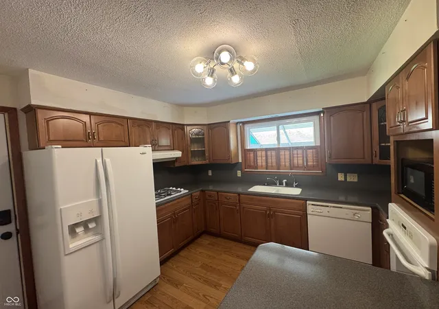 Photo 3 of Single family home for sale at 1865 Cicero Rd, Noblesville, IN 46060 | MLS# 22122537 | Listing updated on 2026-09-30