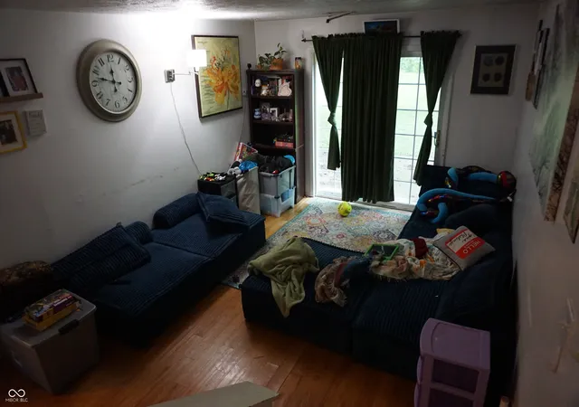 Photo 4 of Sale Pending at 711 S Park Square Dr, Bloomington, IN 47403 | MLS# 22122543 | Listing updated on 2026-09-23