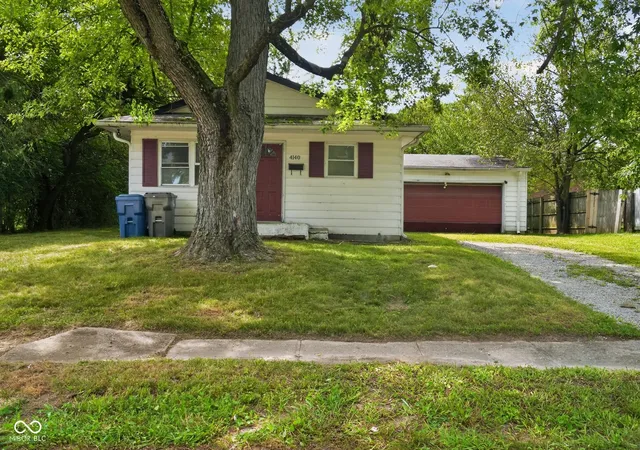 Photo 2 of Single family home for sale at 4140 Mellis Dr, Indianapolis, IN 46235 | MLS# 22122545 | Listing updated on 2026-09-04