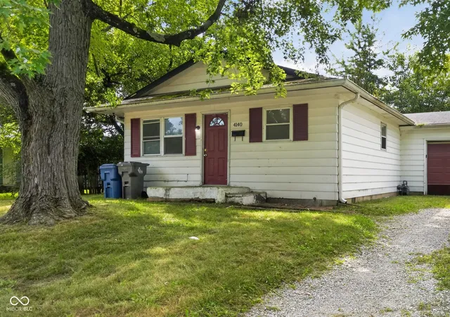 Photo 2 of Single family home for sale at 4140 Mellis Dr, Indianapolis, IN 46235 | MLS# 22122545 | Listing updated on 2026-09-04