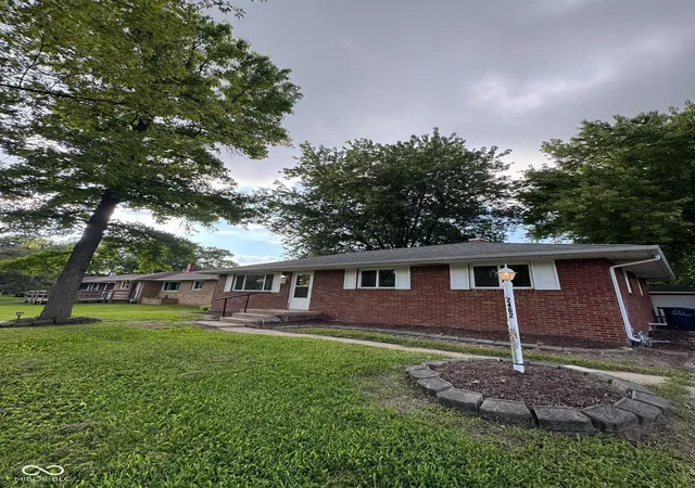 Photo 2 of Sale Pending at 2462 Mann Dr, Beech Grove, IN 46107 | MLS# 22122548 | Listing updated on 2026-09-03